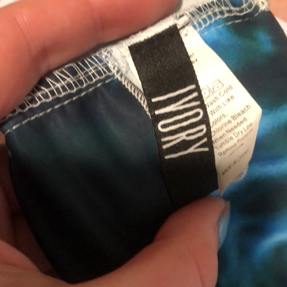 2 piece bathing suit - Picture 3 of 6